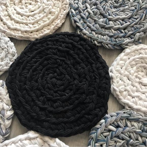 Decorative Rug. NWOT. - Picture 7 of 7